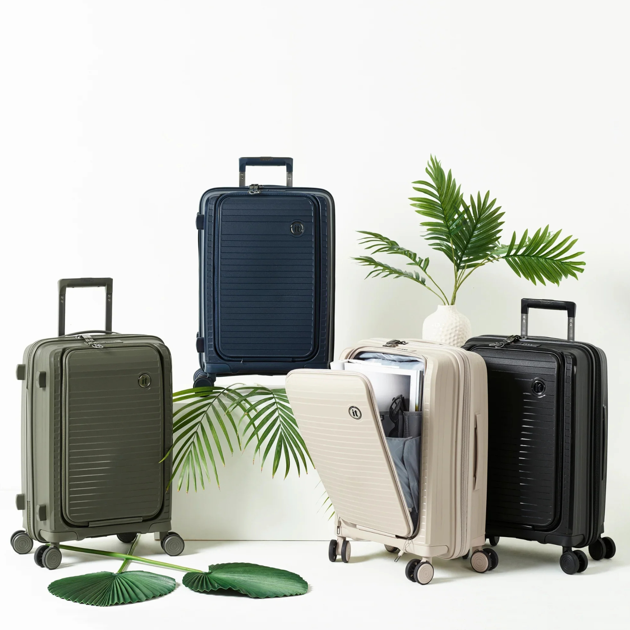 IT Spontaneous Luggage – Durable and Expandable - 95 Stores