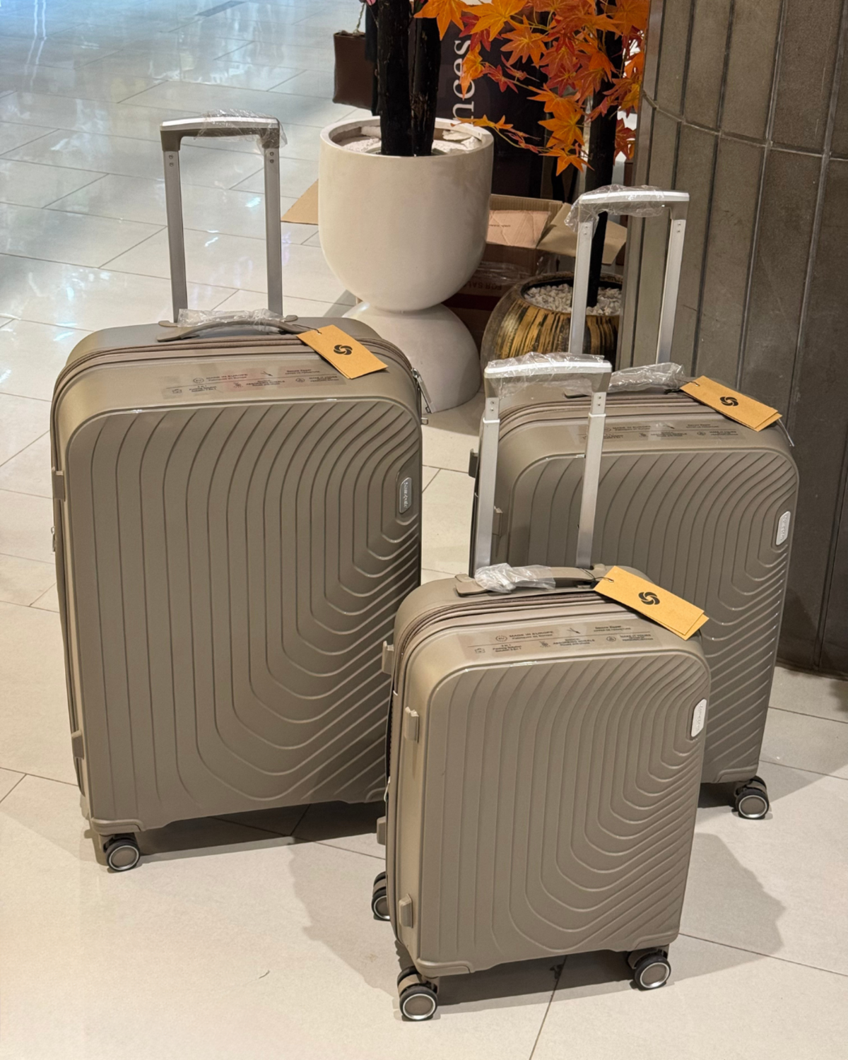 Samsonite luggage PP body 100% unbreakable