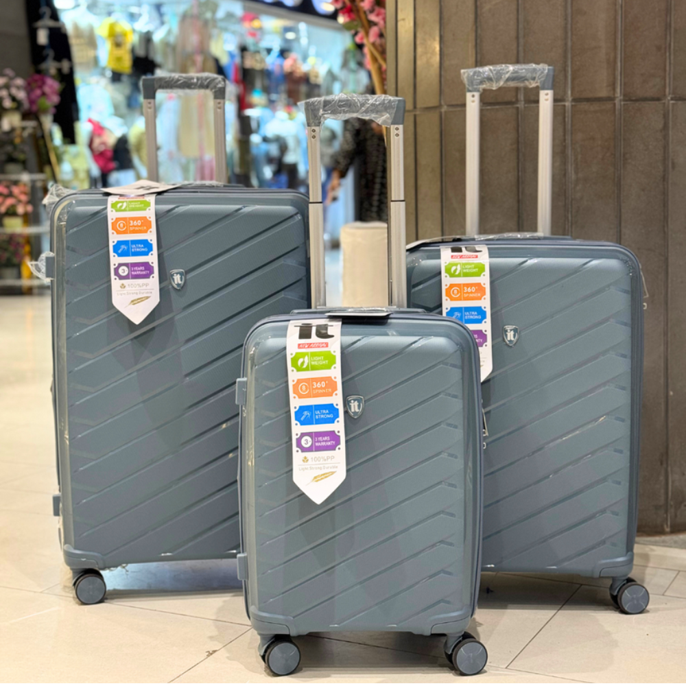 IT Luggage PP body 100% Unbreakable