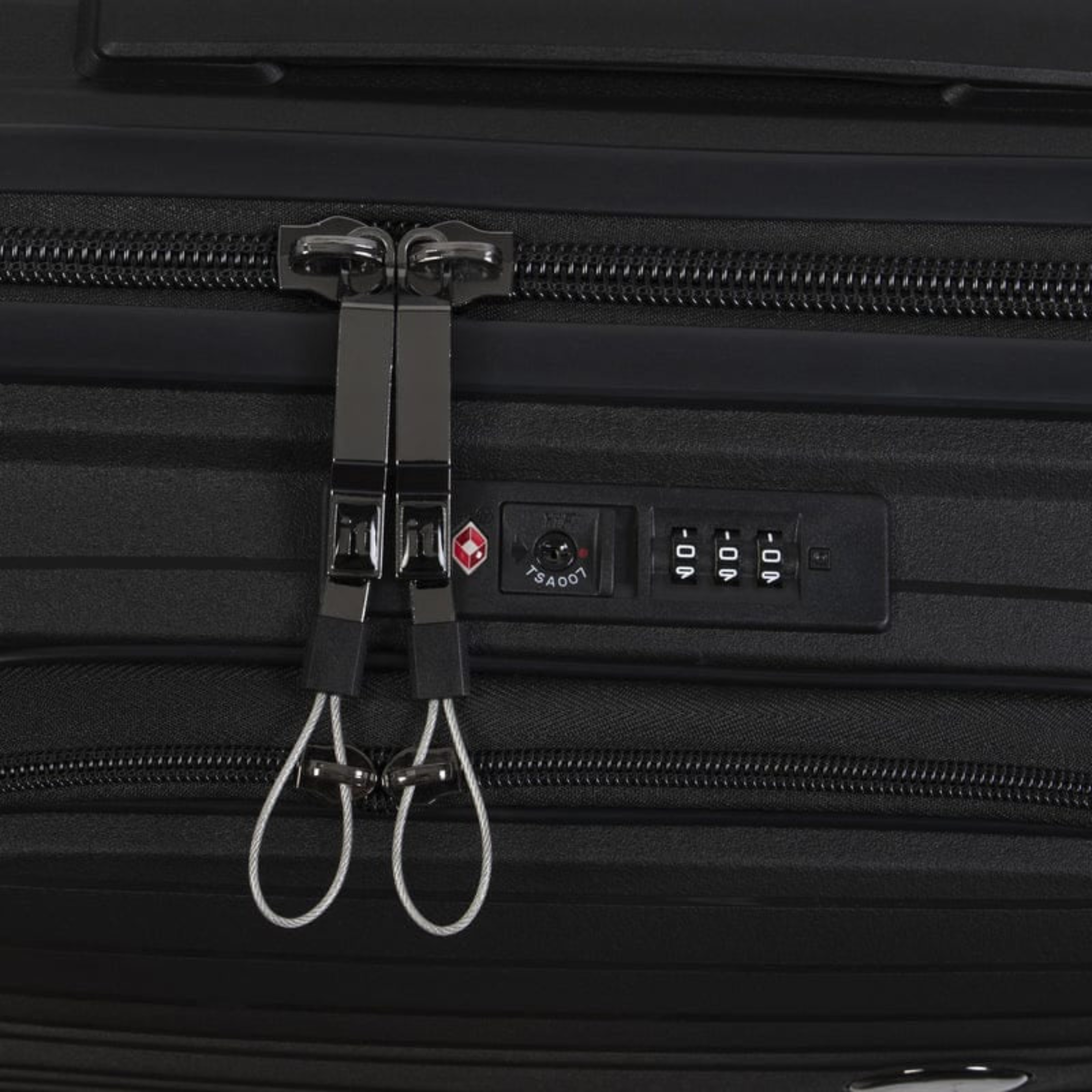 IT Spontaneous Luggage – Durable and Expandable - 95 Stores