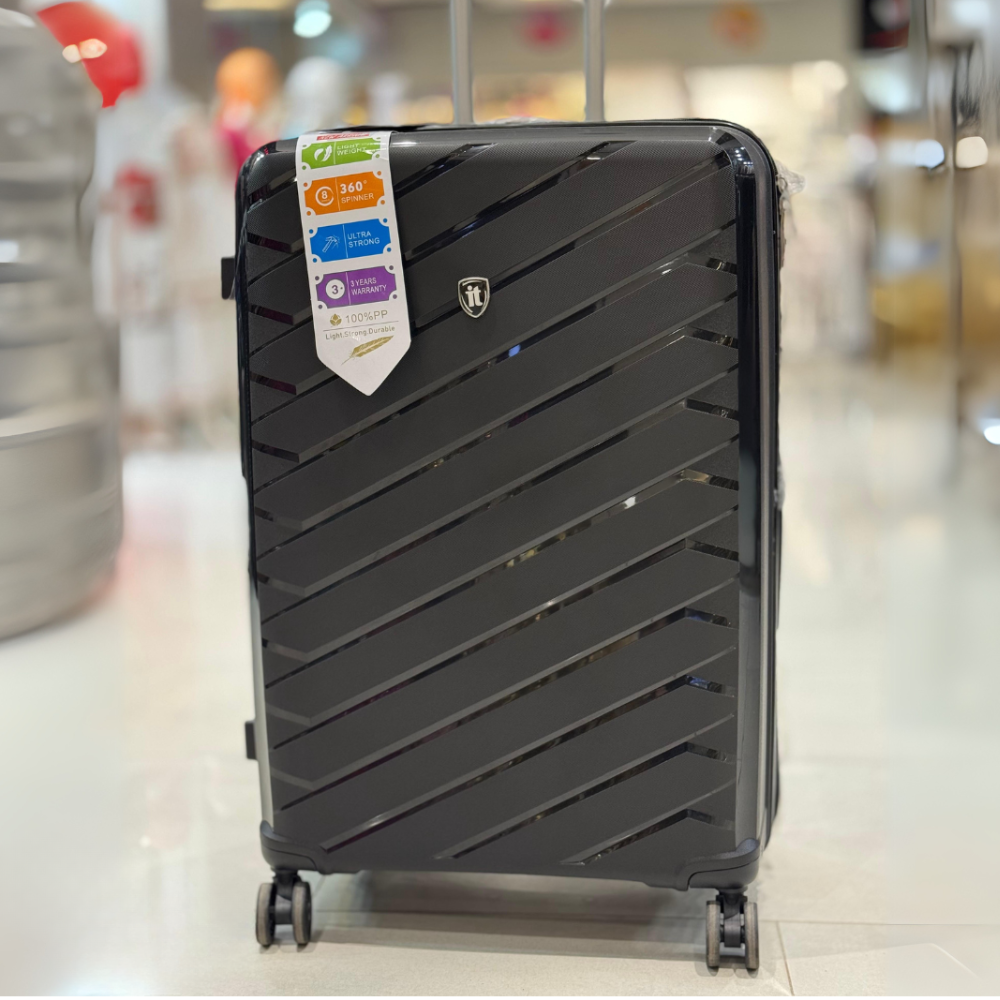 IT Luggage PP body 100% Unbreakable