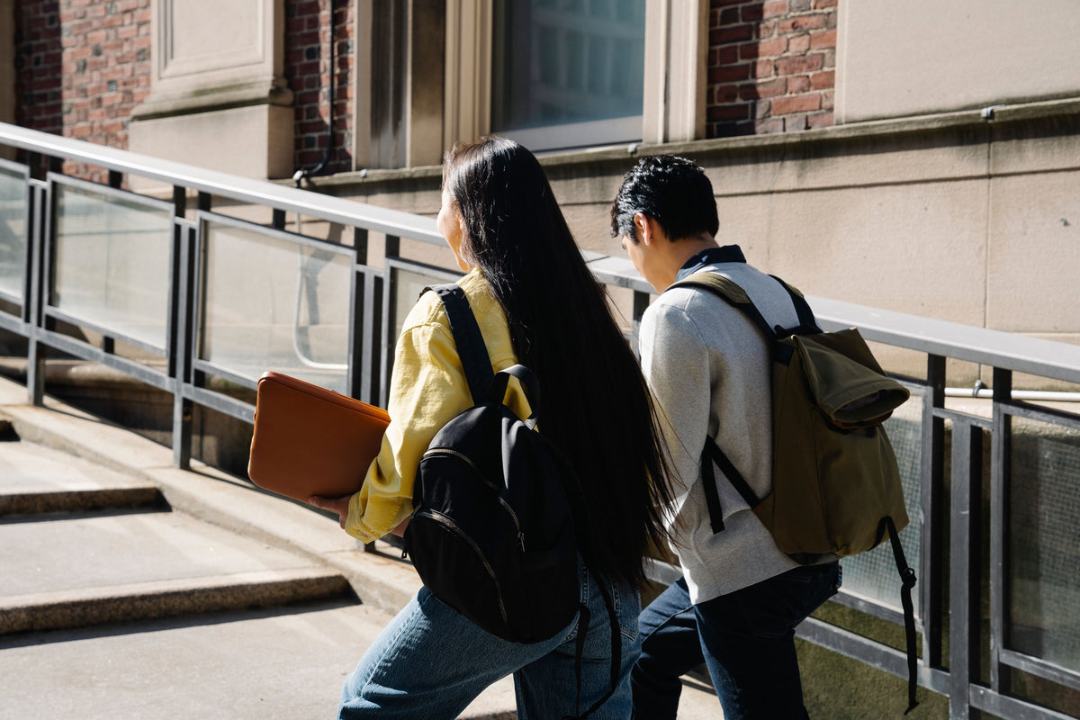 College Bags: How to Choose the Right Bag for Study