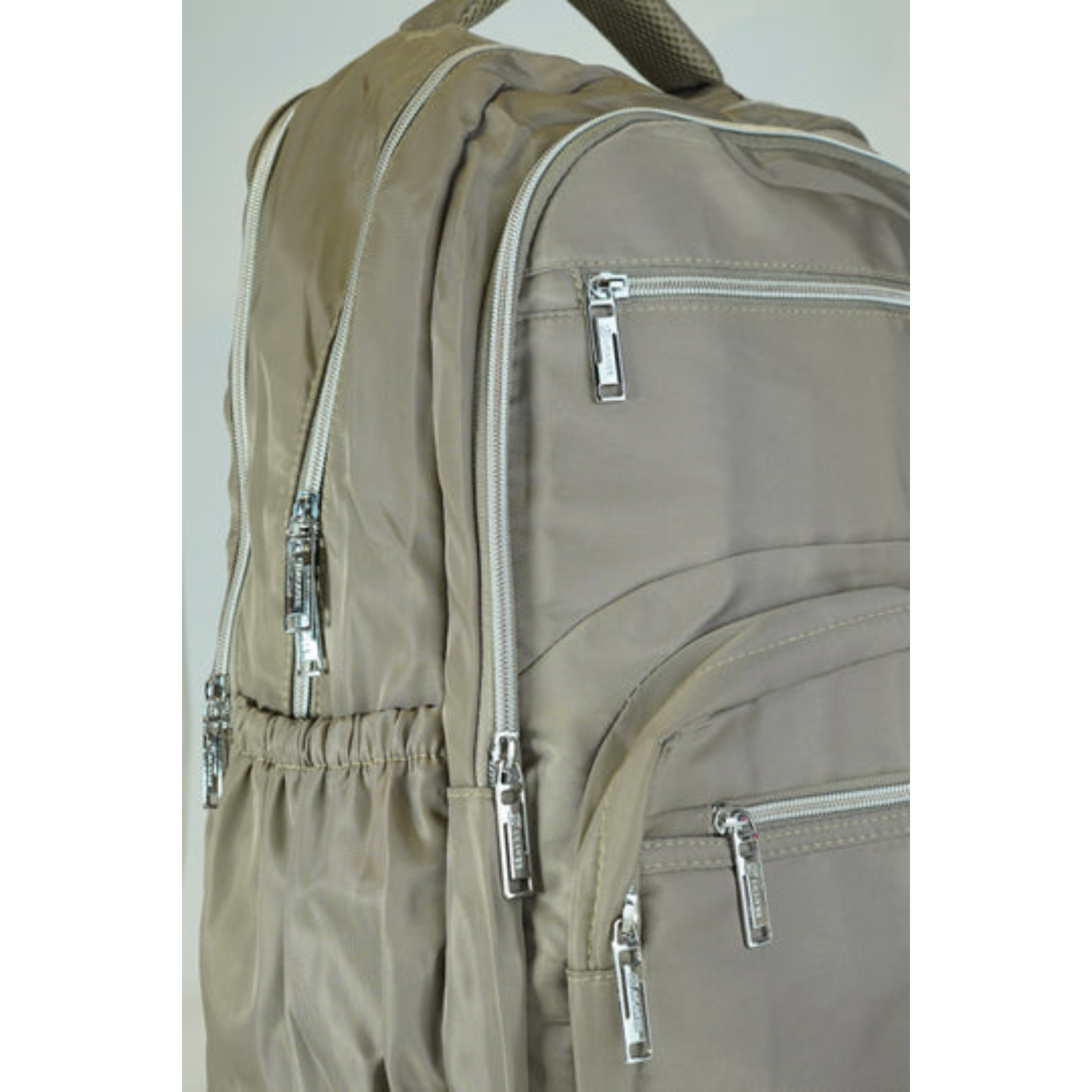 Dakanee Backpack